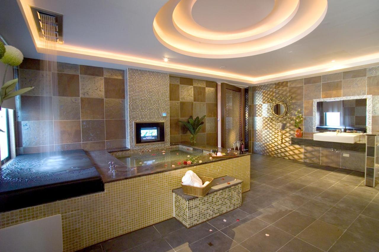 גאושיונג Chateau Motel & Spa מראה חיצוני תמונה